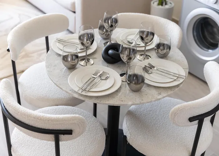 Modern 1-Bedroom Apartment At Azizi Riviera In Meydan